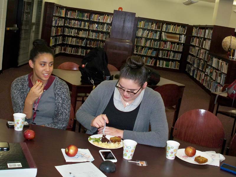 Vegetarian Club enlightens students about alternate eating habits