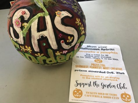 Garden Club holds A BOO-tiful Pumpkin Contest!