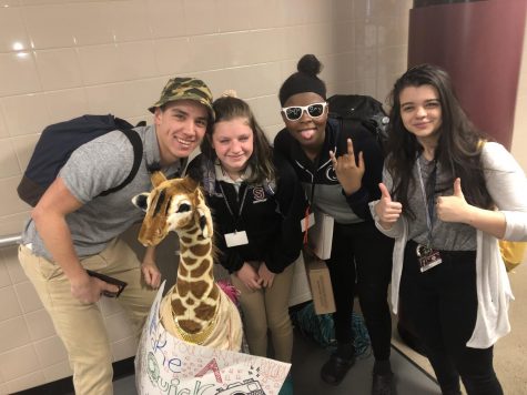 March Madness Giraffe Contest: Take a photo with Ralph!