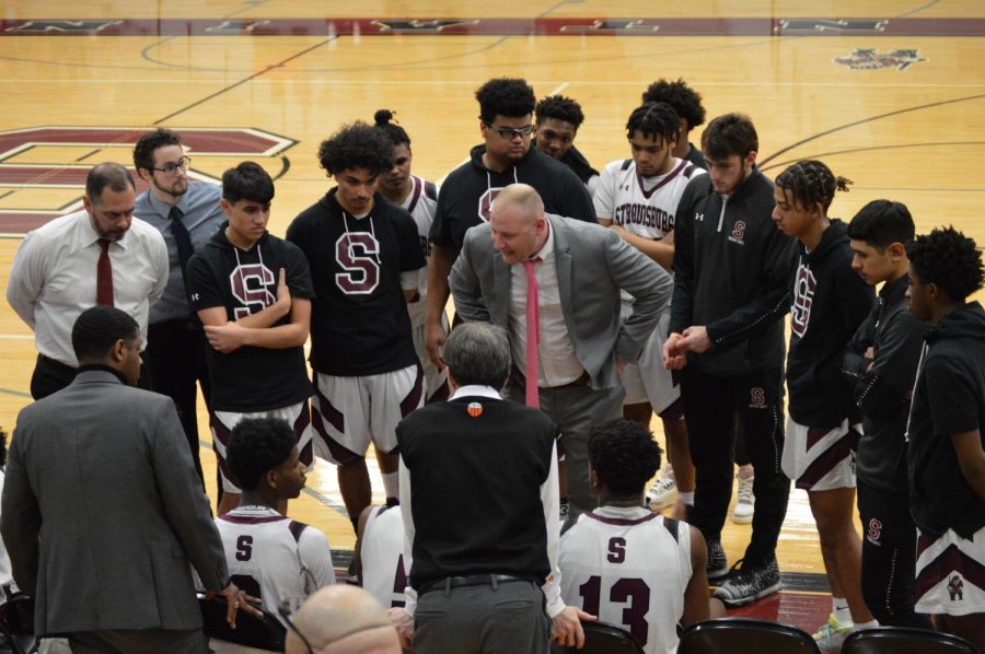 Coach+Matt+Gallagher+speaks+to+the+Stroudsburg+boys+basketball+team+during+a+timeout+in+a+2020+contest.
