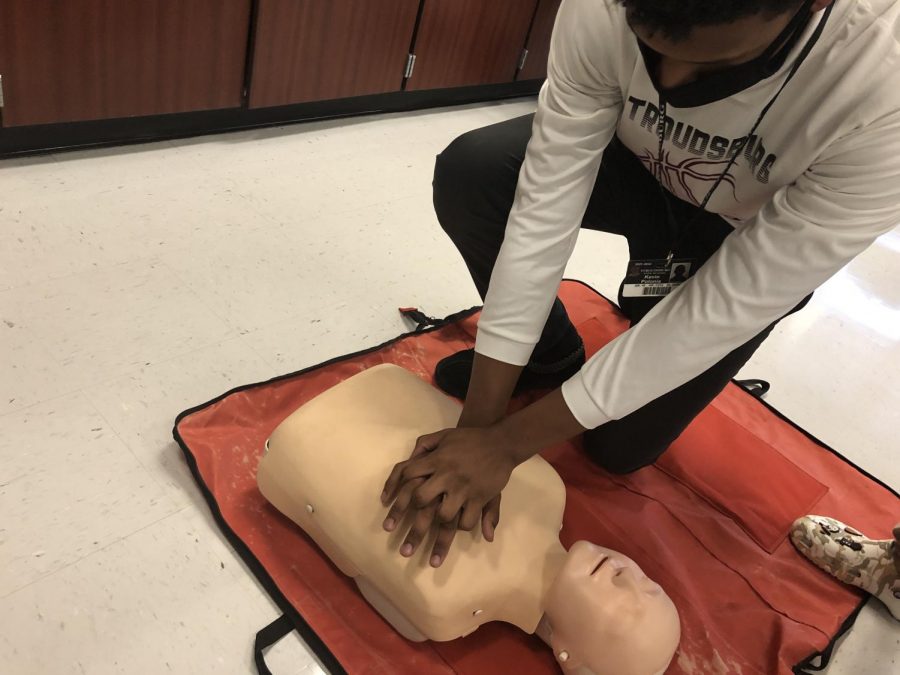 First-Aid+classes+prepare+students+to+save+lives