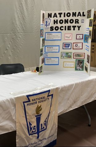 National Honor Society members support students, teachers, and the community