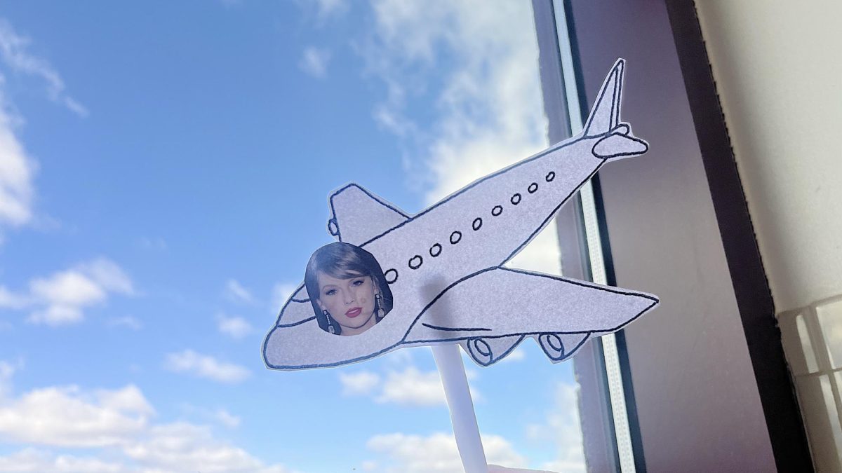 Taylor Swift in her private jet flying around Stroudsburg High School
