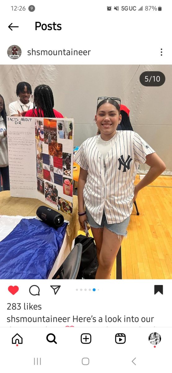 The Dominican Republic table is hosted by senior, Francesca Mendez. Photo courtesy of SHSMountaineer Instagram. 

