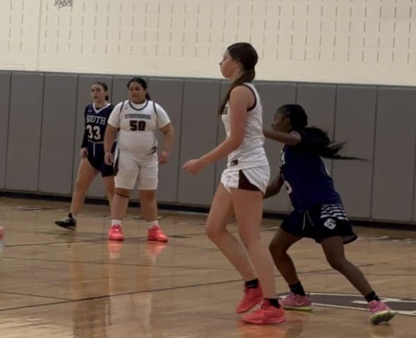 Stroudsburg Girls' Basketball in action during game against East Stroudsburg South on December 5, 2025. The Mountaineers defeated South, 53-21.