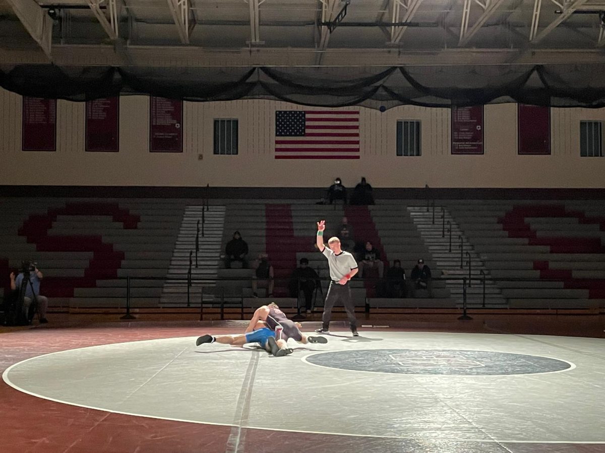 SHS Boys Wrestling team getting 3 points for a takedown against William Allen High School.