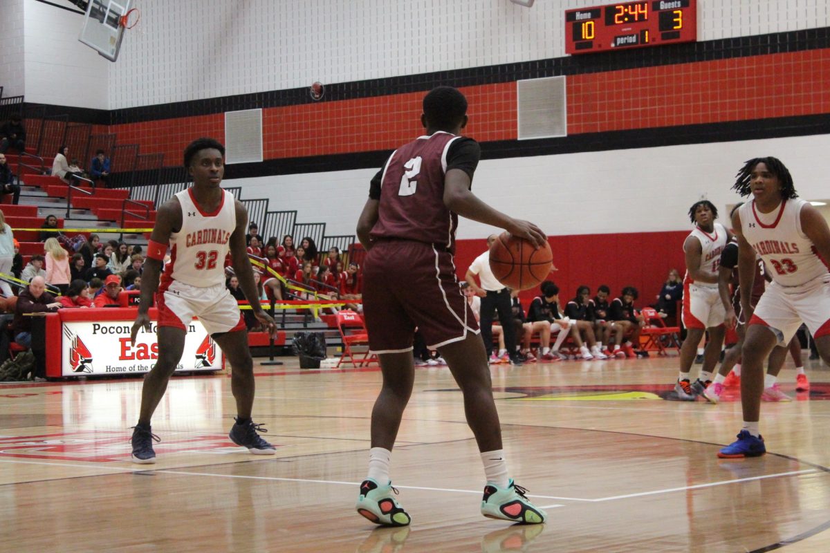 PG Jarel Jackson, '27, surveying the offense against Pocono Mountain East.