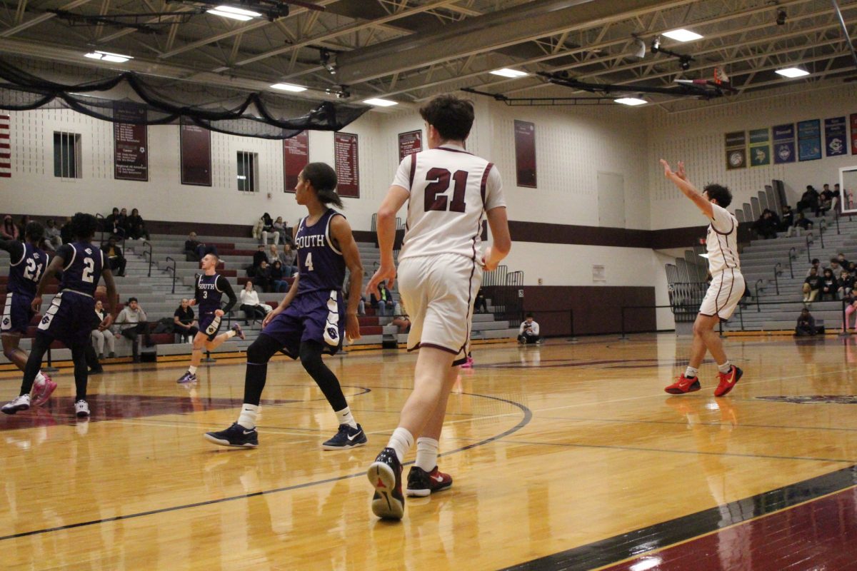 Alex Pacitti, '25 calling for the ball