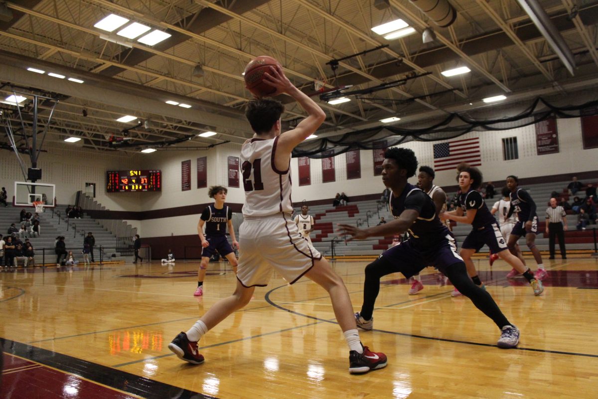 Tae El-Bassiouni, '28, looks to pass the ball.