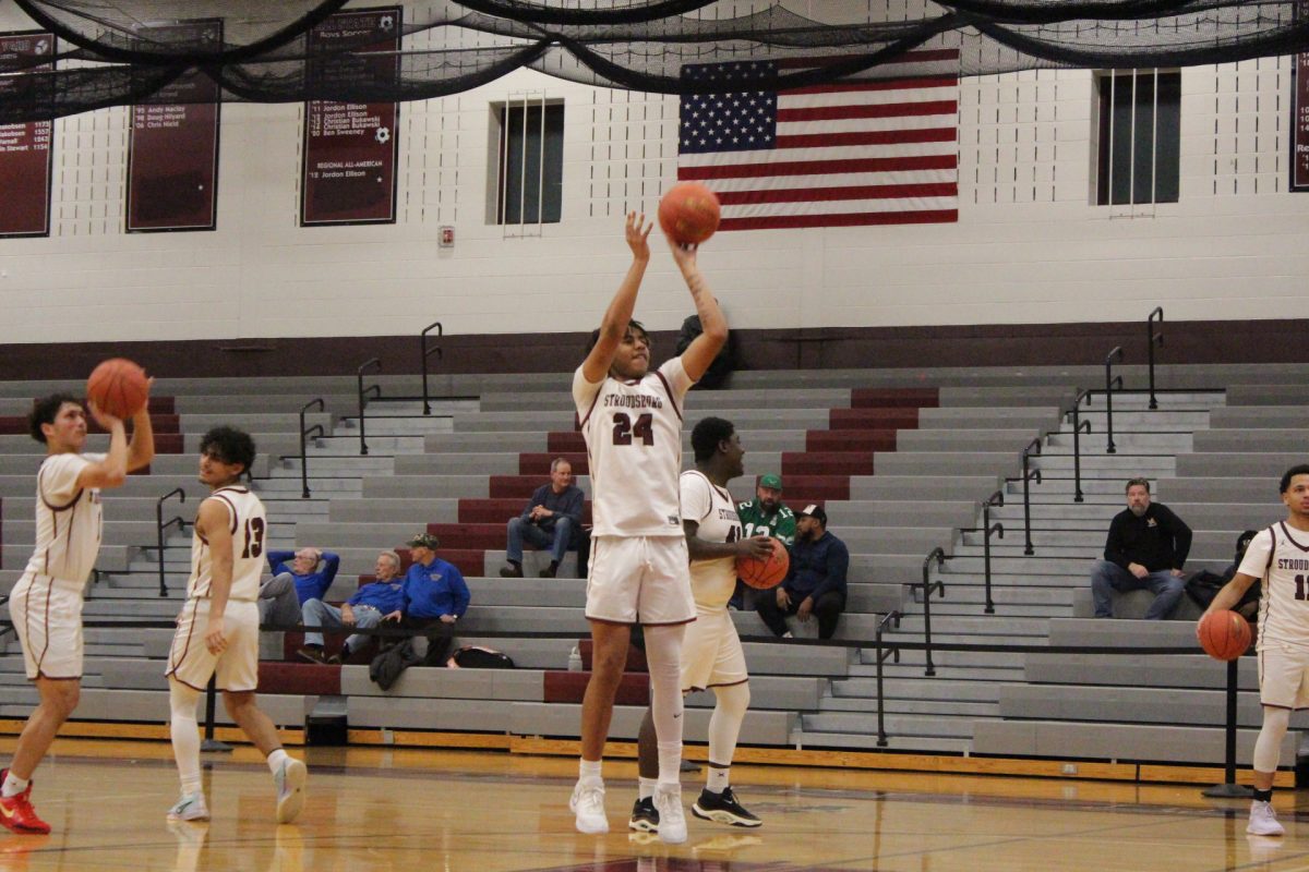 Marquise Long, '27, warming up.