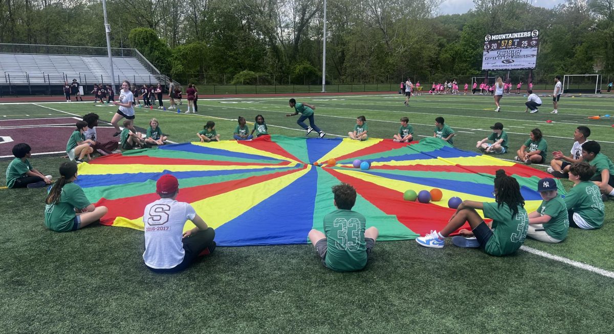 Fourth grade students from Arlington, Morey, Chipperfield, and Hamilton Elementary schools participated in Fun & Fitness Day. The parachute activity was a favorite among the children. 