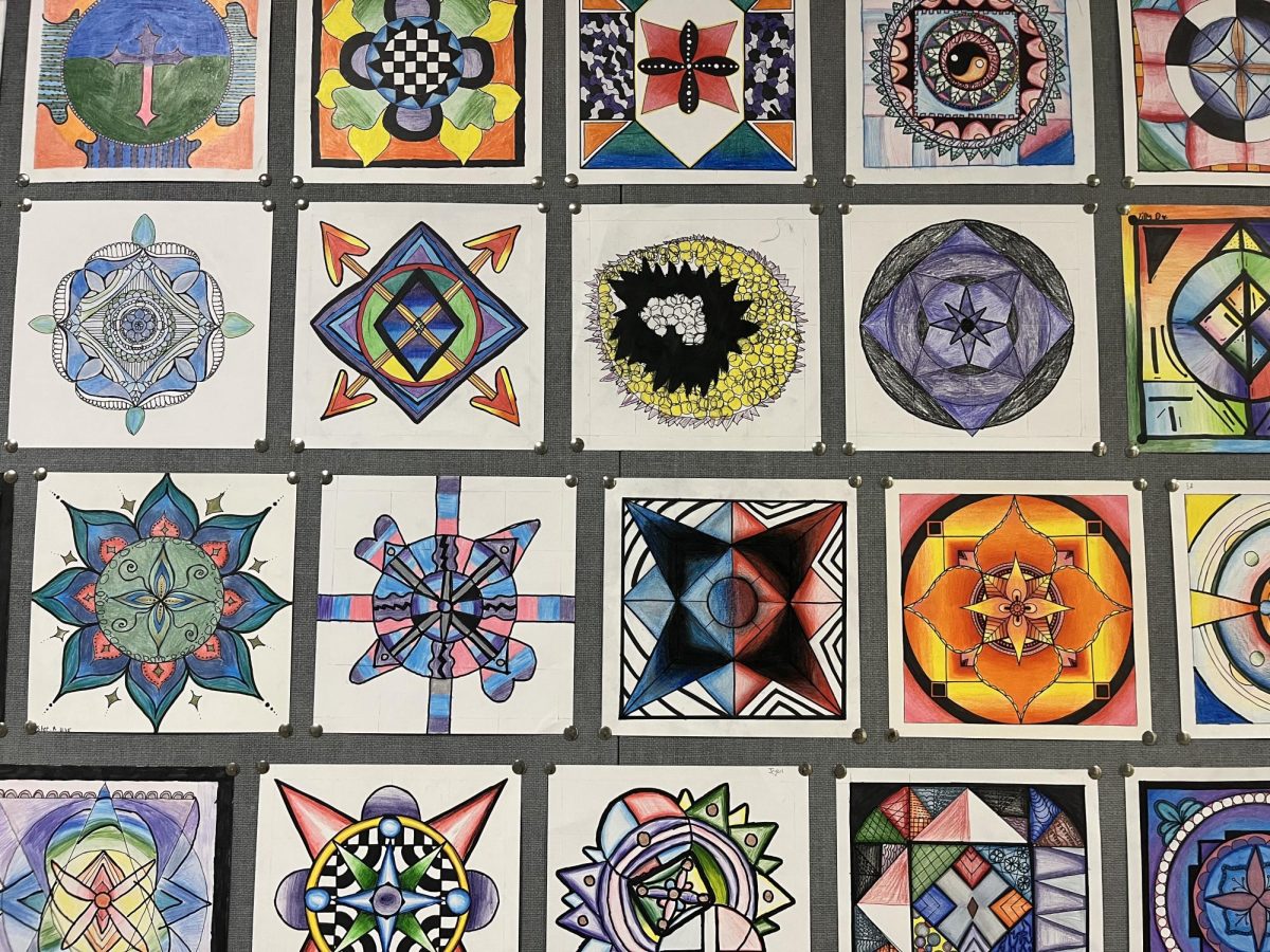 A picture of many art pieces done by the Art Major 1 class.