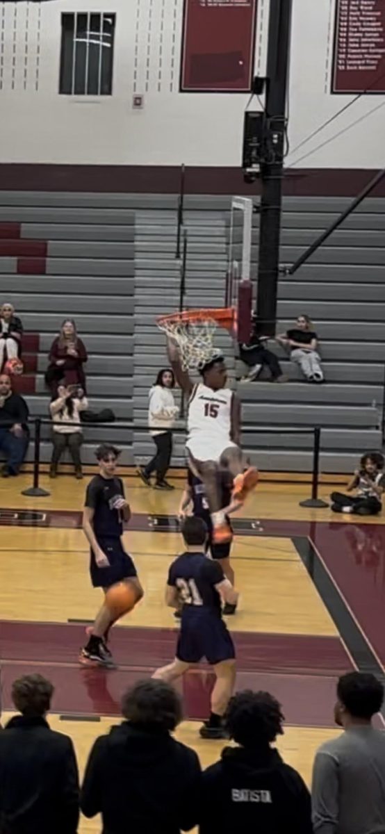 Josh Ivers-Green slams it home in the 3rd quarter!