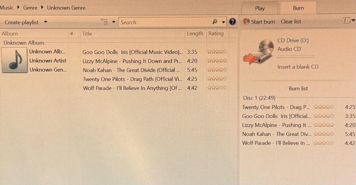 A picture showing a computer screen about to burn a CD.